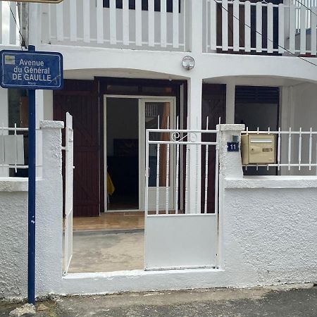 Appartement A Proximite De La Plage Du Bourg ! Сент-Анн Экстерьер фото